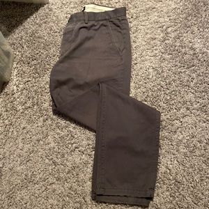 H&M Men’s Gray Chino Pants 34R Skinny Fit Button Closure